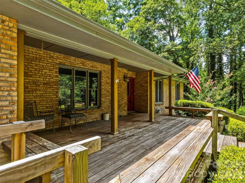 2526 Kanuga Road, Hendersonville, NC 28739.  MLS# CAR4407508, YatesRealty ID 40502. 