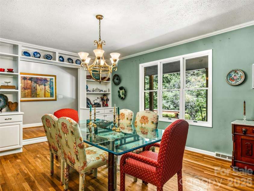 2526 Kanuga Road, Hendersonville, NC 28739.  MLS# CAR4407508, YatesRealty ID 40502. 