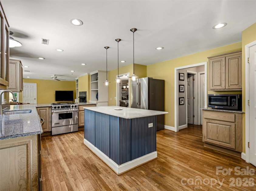 2526 Kanuga Road, Hendersonville, NC 28739.  MLS# CAR4407508, YatesRealty ID 40502. 