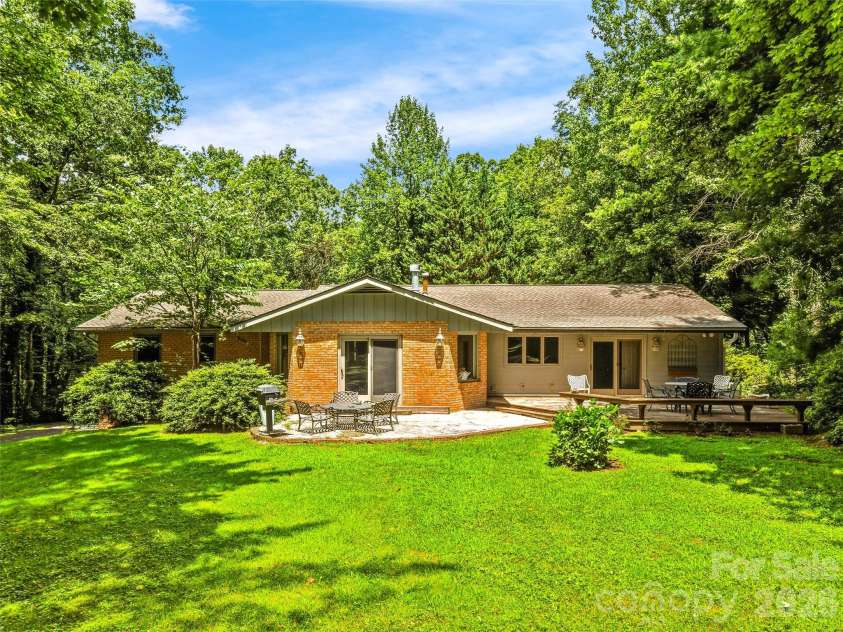2526 Kanuga Road, Hendersonville, NC 28739.  MLS# CAR4407508, YatesRealty ID 40502. 