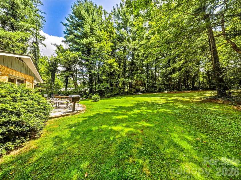 2526 Kanuga Road, Hendersonville, NC 28739.  MLS# CAR4407508, YatesRealty ID 40502. 