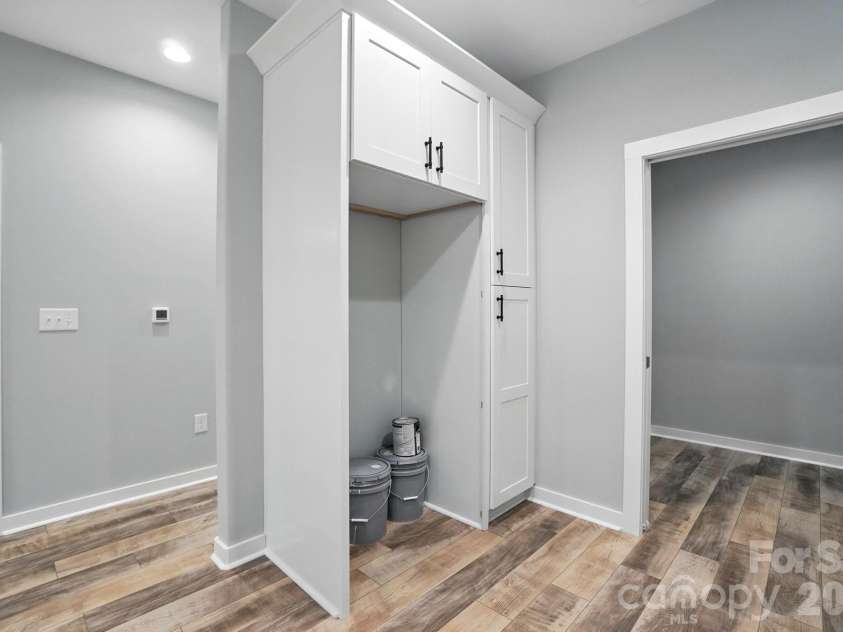 1518 29th Street, Hickory, NC 28602.  MLS# CAR4409061, YatesRealty ID 40505. 