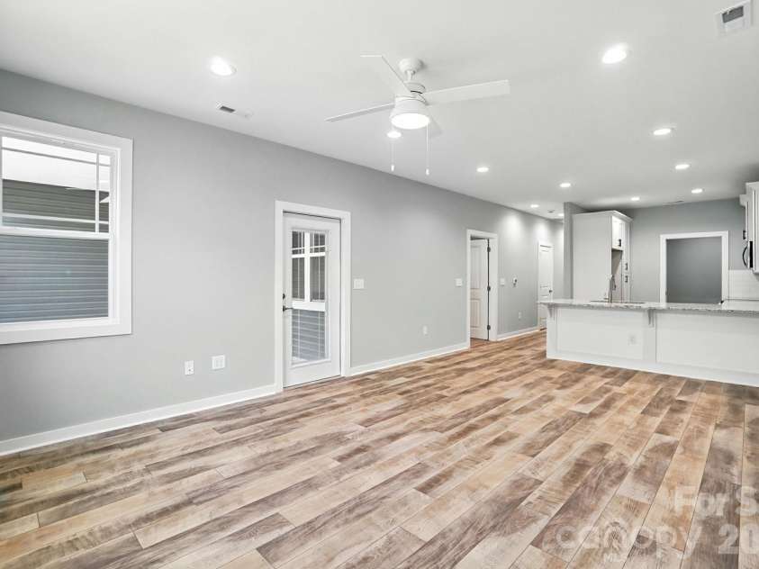 1518 29th Street, Hickory, NC 28602.  MLS# CAR4409061, YatesRealty ID 40505. 