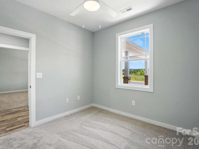 1518 29th Street, Hickory, NC 28602.  MLS# CAR4409061, YatesRealty ID 40505. 