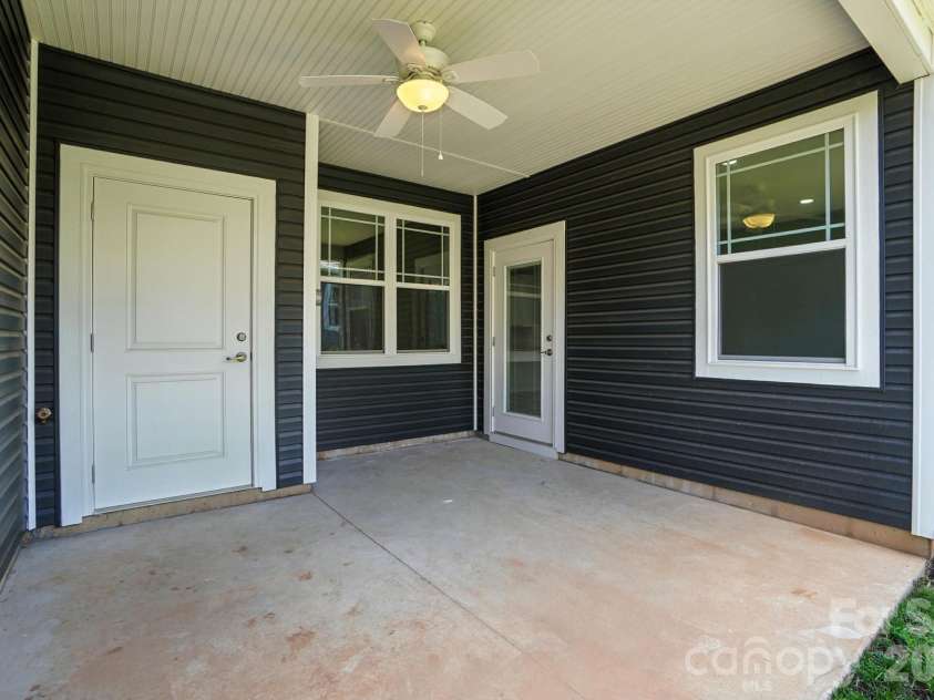1518 29th Street, Hickory, NC 28602.  MLS# CAR4409061, YatesRealty ID 40505. 