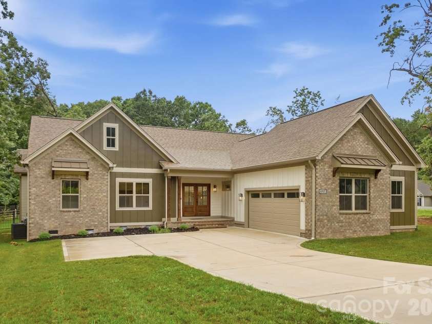 4527 Burrenfort Drive, Denver, NC 28037.  MLS# CAR4408642, YatesRealty ID 40507. 