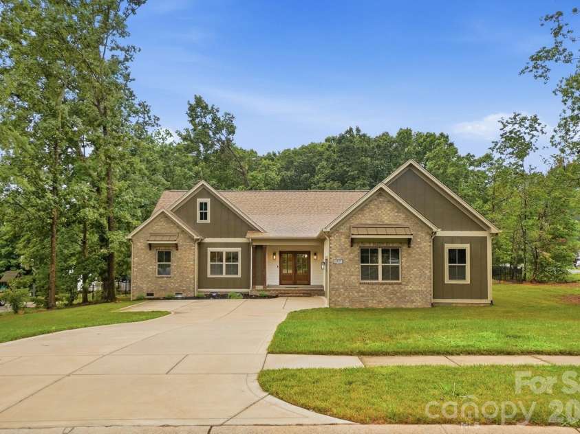 4527 Burrenfort Drive, Denver, NC 28037.  MLS# CAR4408642, YatesRealty ID 40507. 