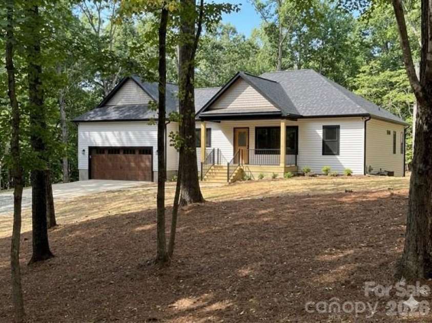 644 Roxboro Drive, Mount Gilead, NC 27306.  MLS# CAR4407775, YatesRealty ID 40509. 