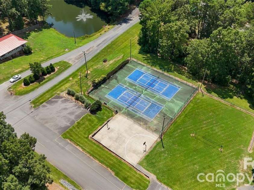644 Roxboro Drive, Mount Gilead, NC 27306.  MLS# CAR4407775, YatesRealty ID 40509. 