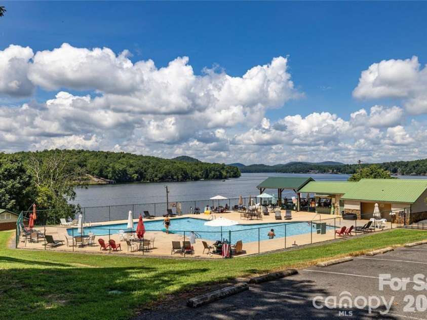 644 Roxboro Drive, Mount Gilead, NC 27306.  MLS# CAR4407775, YatesRealty ID 40509. 