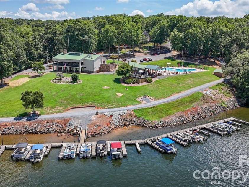 644 Roxboro Drive, Mount Gilead, NC 27306.  MLS# CAR4407775, YatesRealty ID 40509. 