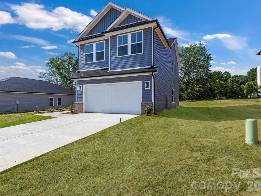 465 Contentment Court, Kannapolis, NC 28081.  MLS# CAR4280489, YatesRealty ID 4051. 