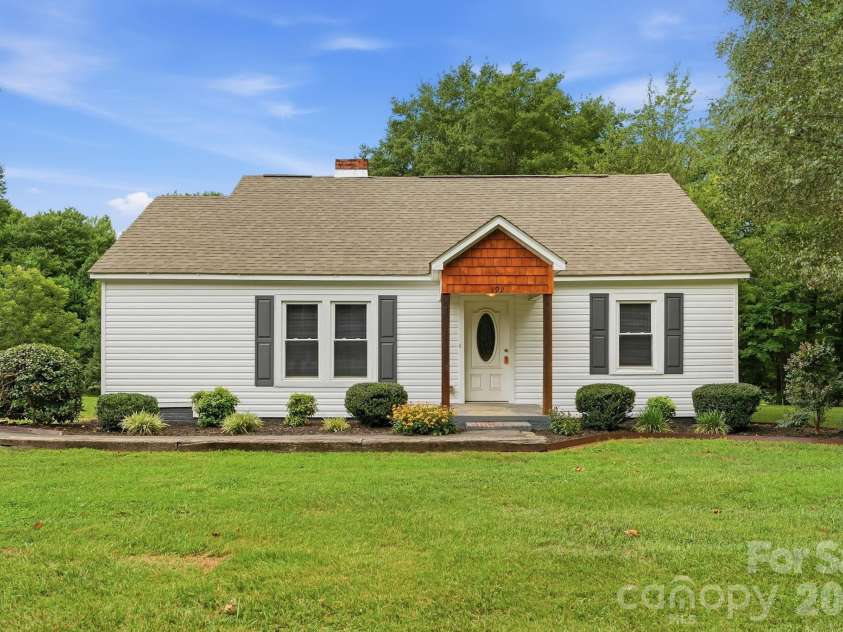 192 Flower House Loop, Troutman, NC 28166.  MLS# CAR4406895, YatesRealty ID 40512. 