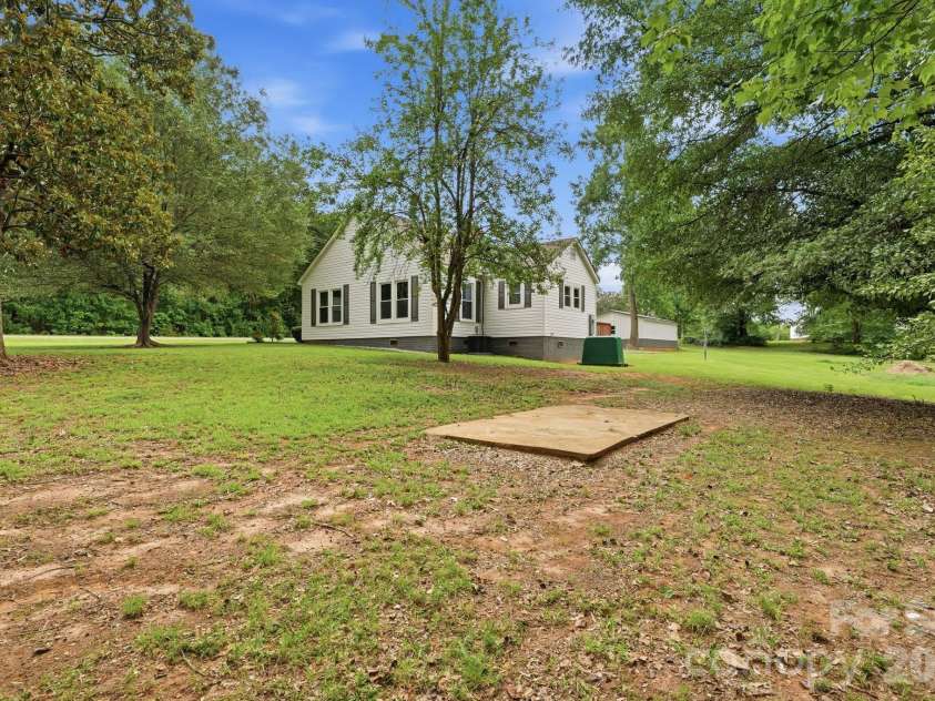 192 Flower House Loop, Troutman, NC 28166.  MLS# CAR4406895, YatesRealty ID 40512. 