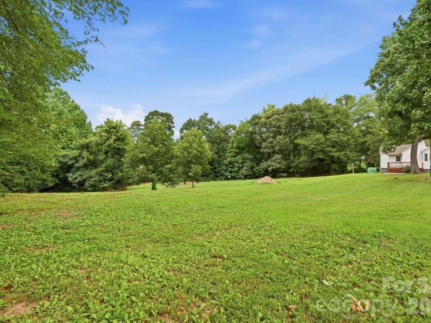 192 Flower House Loop, Troutman, NC 28166.  MLS# CAR4406895, YatesRealty ID 40512. 