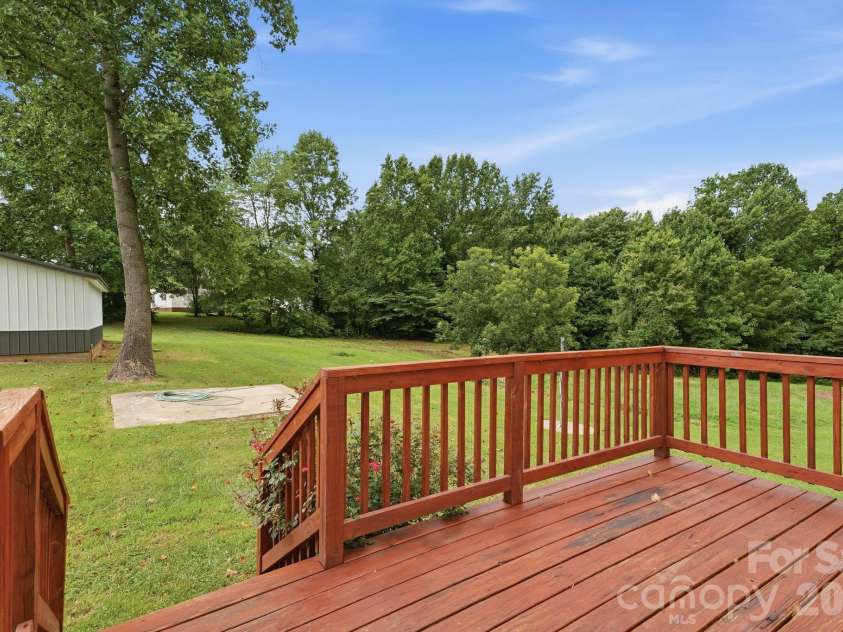 192 Flower House Loop, Troutman, NC 28166.  MLS# CAR4406895, YatesRealty ID 40512. 