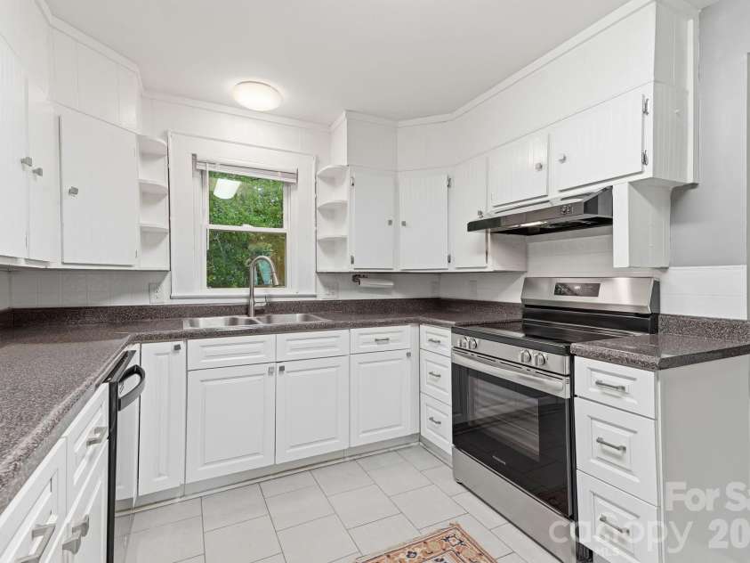 192 Flower House Loop, Troutman, NC 28166.  MLS# CAR4406895, YatesRealty ID 40512. 