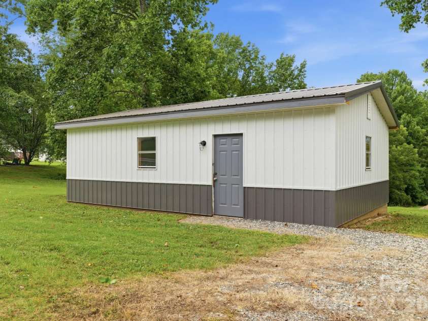 192 Flower House Loop, Troutman, NC 28166.  MLS# CAR4406895, YatesRealty ID 40512. 
