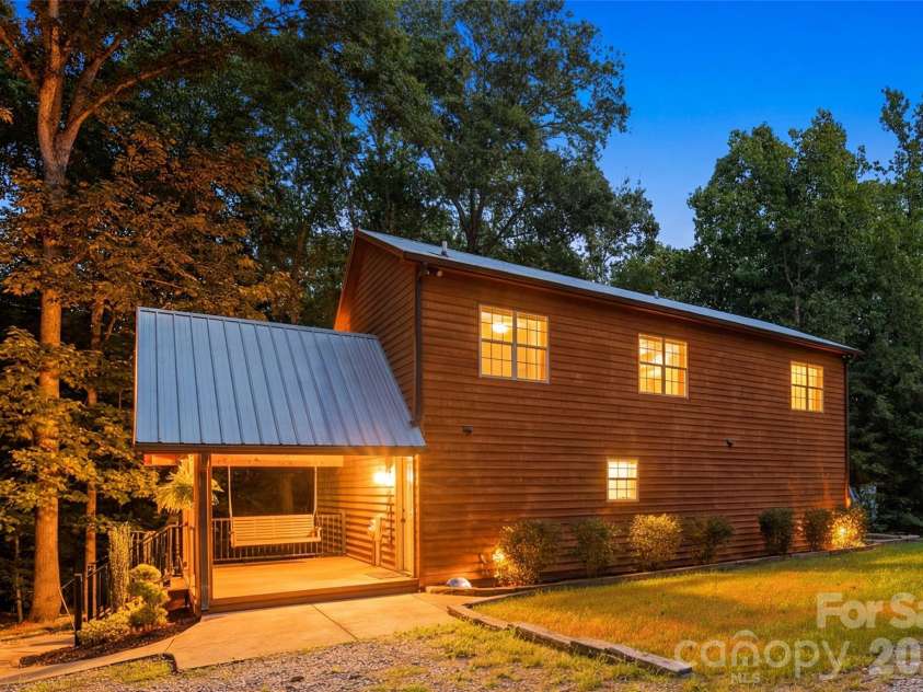 5814 Lakeway Trail, Waxhaw, NC 28173.  MLS# CAR4405308, YatesRealty ID 40513. 