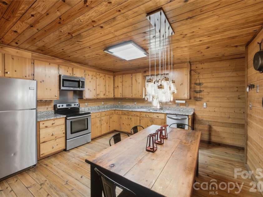 5814 Lakeway Trail, Waxhaw, NC 28173.  MLS# CAR4405308, YatesRealty ID 40513. 
