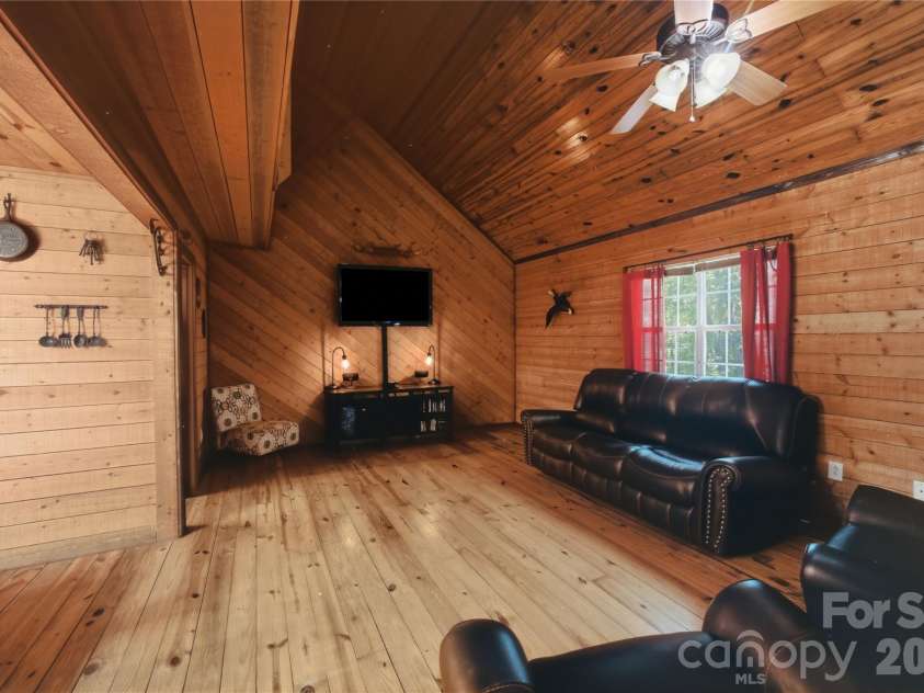 5814 Lakeway Trail, Waxhaw, NC 28173.  MLS# CAR4405308, YatesRealty ID 40513. 