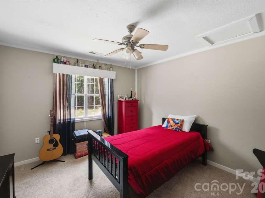 5814 Lakeway Trail, Waxhaw, NC 28173.  MLS# CAR4405308, YatesRealty ID 40513. 