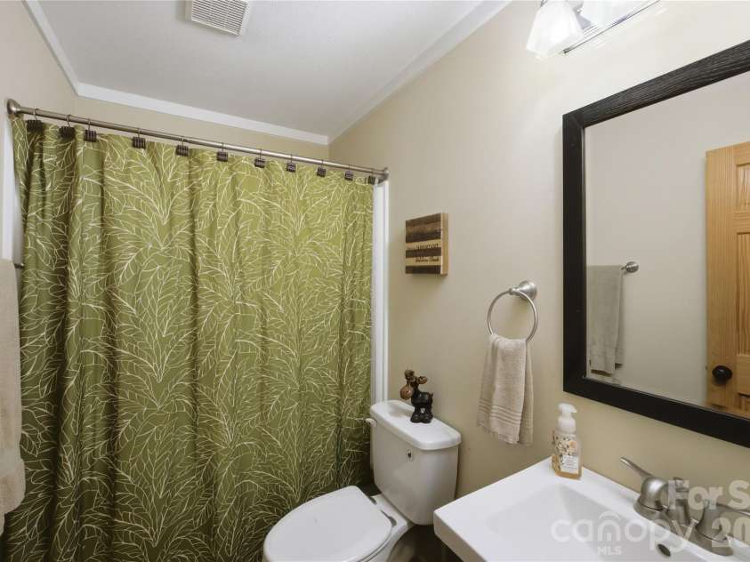 5814 Lakeway Trail, Waxhaw, NC 28173.  MLS# CAR4405308, YatesRealty ID 40513. 