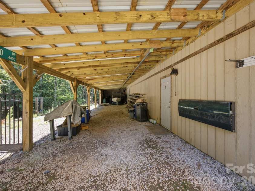 5814 Lakeway Trail, Waxhaw, NC 28173.  MLS# CAR4405308, YatesRealty ID 40513. 