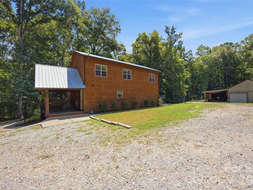 5814 Lakeway Trail, Waxhaw, NC 28173.  MLS# CAR4405308, YatesRealty ID 40513. 