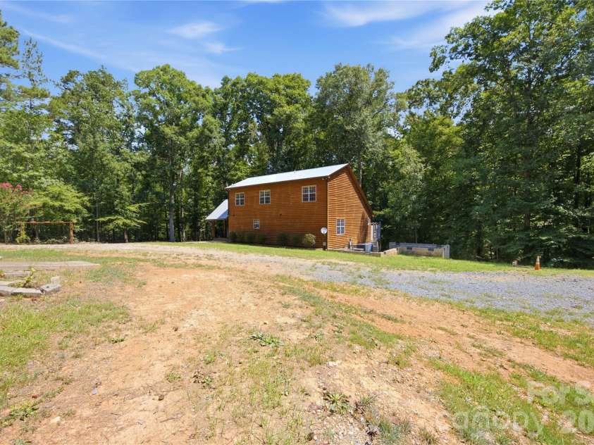 5814 Lakeway Trail, Waxhaw, NC 28173.  MLS# CAR4405308, YatesRealty ID 40513. 