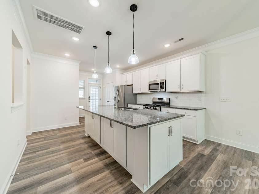 202 Waterlynn Ridge Road, Mooresville, NC 28117.  MLS# CAR4408929, YatesRealty ID 40515. 