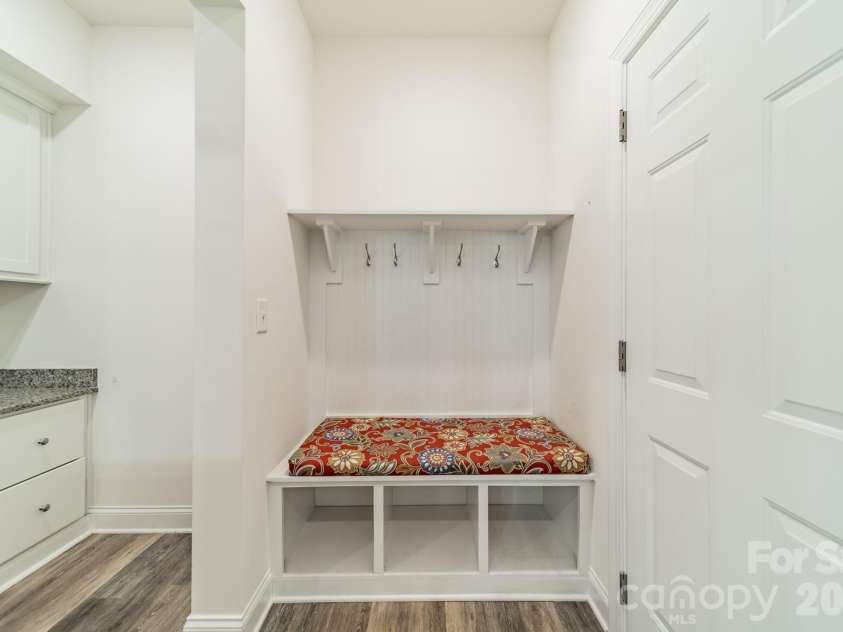 202 Waterlynn Ridge Road, Mooresville, NC 28117.  MLS# CAR4408929, YatesRealty ID 40515. 