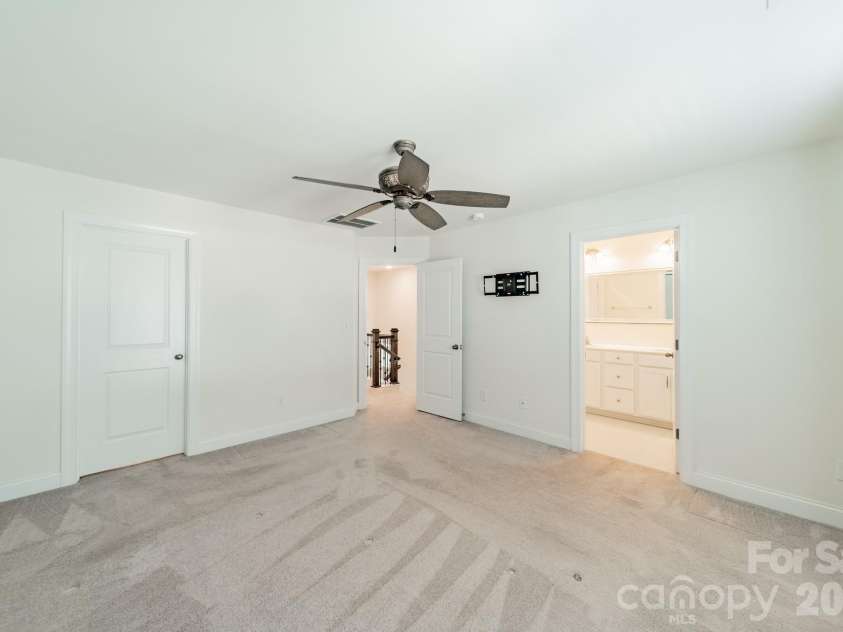 202 Waterlynn Ridge Road, Mooresville, NC 28117.  MLS# CAR4408929, YatesRealty ID 40515. 