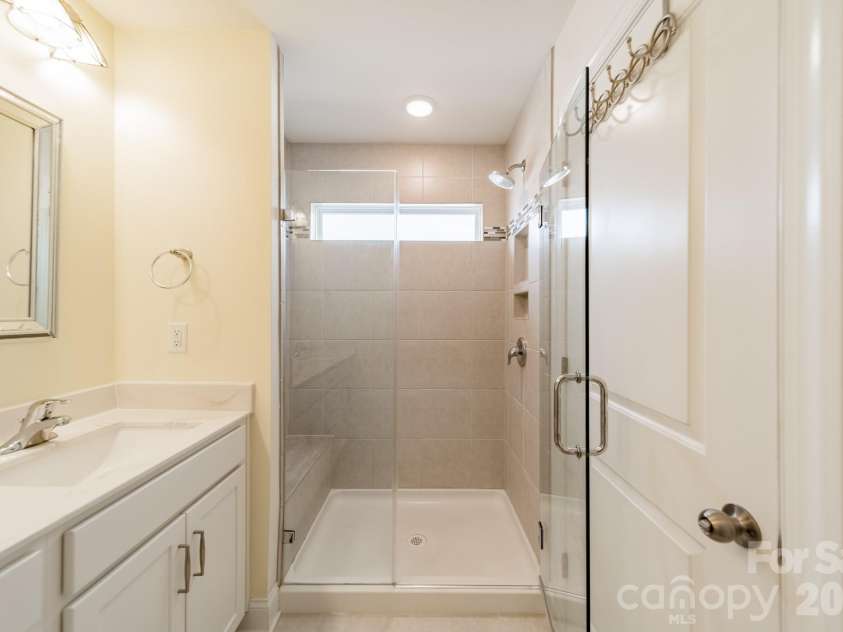 202 Waterlynn Ridge Road, Mooresville, NC 28117.  MLS# CAR4408929, YatesRealty ID 40515. 
