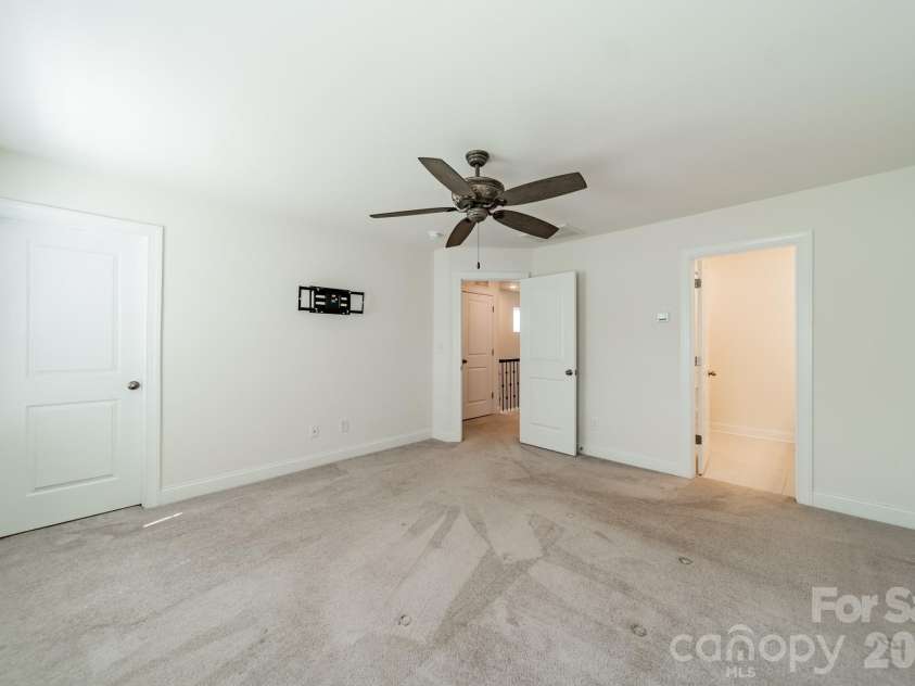 202 Waterlynn Ridge Road, Mooresville, NC 28117.  MLS# CAR4408929, YatesRealty ID 40515. 