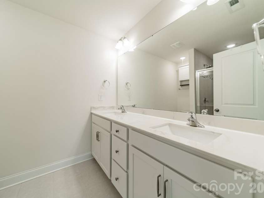 202 Waterlynn Ridge Road, Mooresville, NC 28117.  MLS# CAR4408929, YatesRealty ID 40515. 