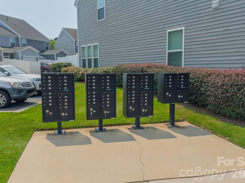 202 Waterlynn Ridge Road, Mooresville, NC 28117.  MLS# CAR4408929, YatesRealty ID 40515. 
