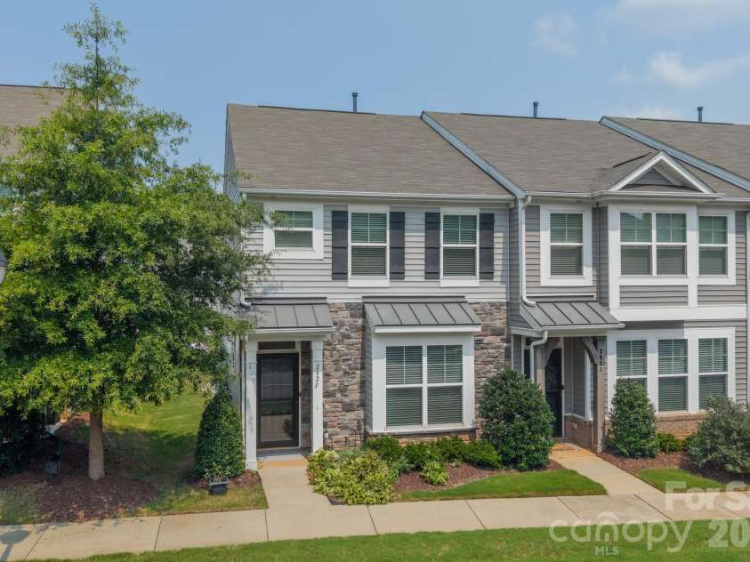 202 Waterlynn Ridge Road, Mooresville, NC 28117.  MLS# CAR4408929, YatesRealty ID 40515. 
