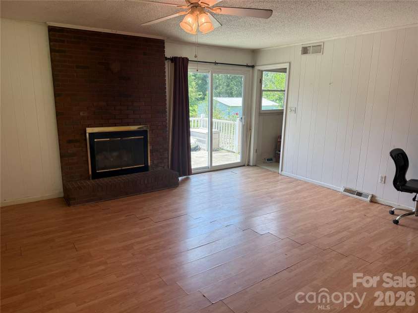 1507 Dallas Cherryville Highway, Dallas, NC 28034.  MLS# CAR4407135, YatesRealty ID 40516. 
