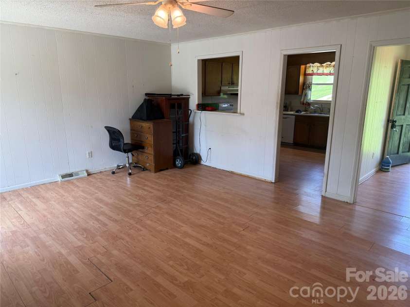 1507 Dallas Cherryville Highway, Dallas, NC 28034.  MLS# CAR4407135, YatesRealty ID 40516. 