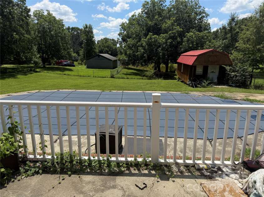 1507 Dallas Cherryville Highway, Dallas, NC 28034.  MLS# CAR4407135, YatesRealty ID 40516. 