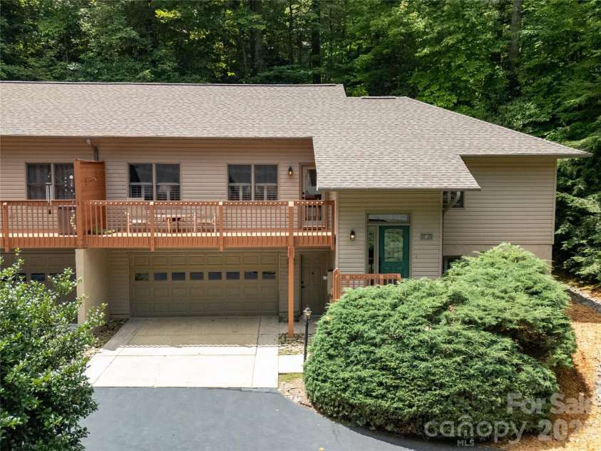 2 Duya Court, Brevard, NC 28712.  MLS# CAR4404747, YatesRealty ID 40518. Welcome 2 Duya Ct