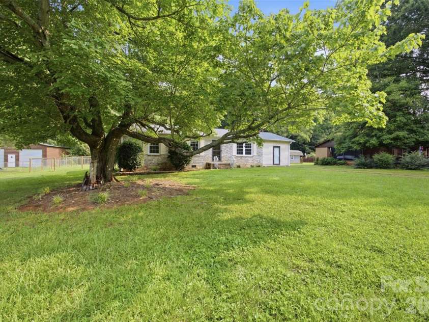 204 Milton Street, Salisbury, NC 28146.  MLS# CAR4404317, YatesRealty ID 40519. 