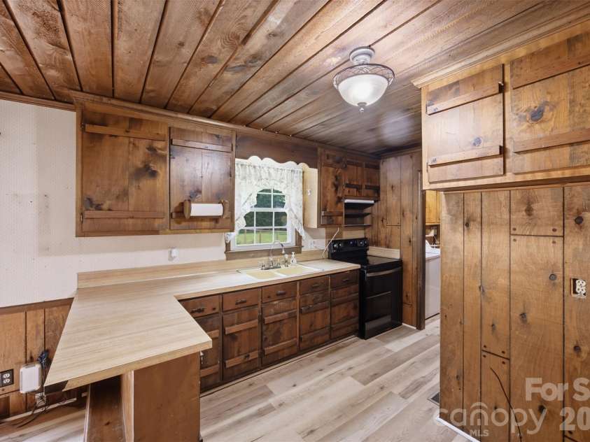 204 Milton Street, Salisbury, NC 28146.  MLS# CAR4404317, YatesRealty ID 40519. 