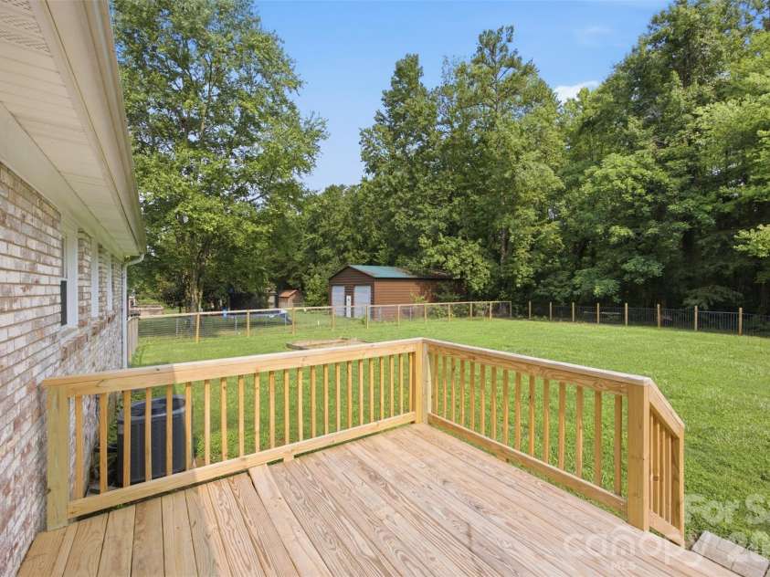 204 Milton Street, Salisbury, NC 28146.  MLS# CAR4404317, YatesRealty ID 40519. 