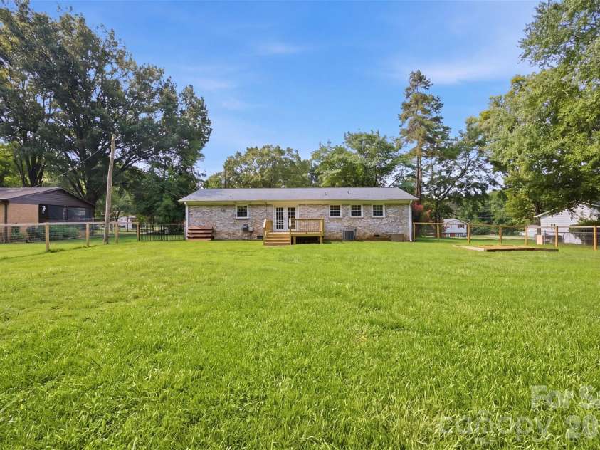 204 Milton Street, Salisbury, NC 28146.  MLS# CAR4404317, YatesRealty ID 40519. 