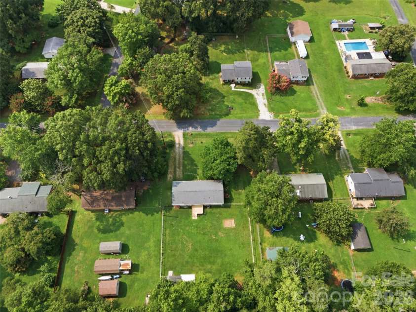 204 Milton Street, Salisbury, NC 28146.  MLS# CAR4404317, YatesRealty ID 40519. 