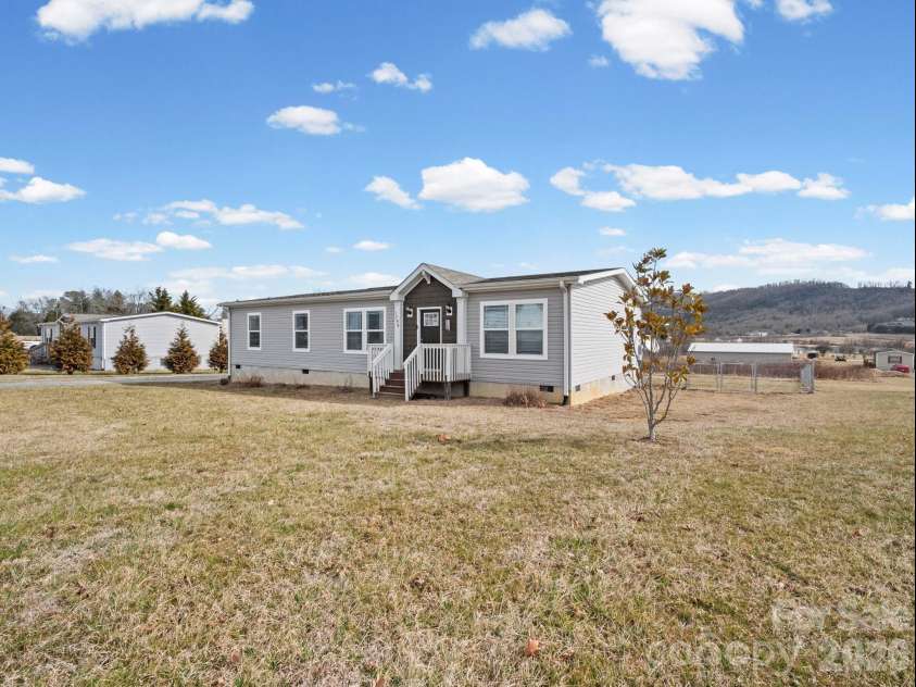 1796 Pilot Mountain Road, Hendersonville, NC 28792.  MLS# CAR4336944, YatesRealty ID 4052. 