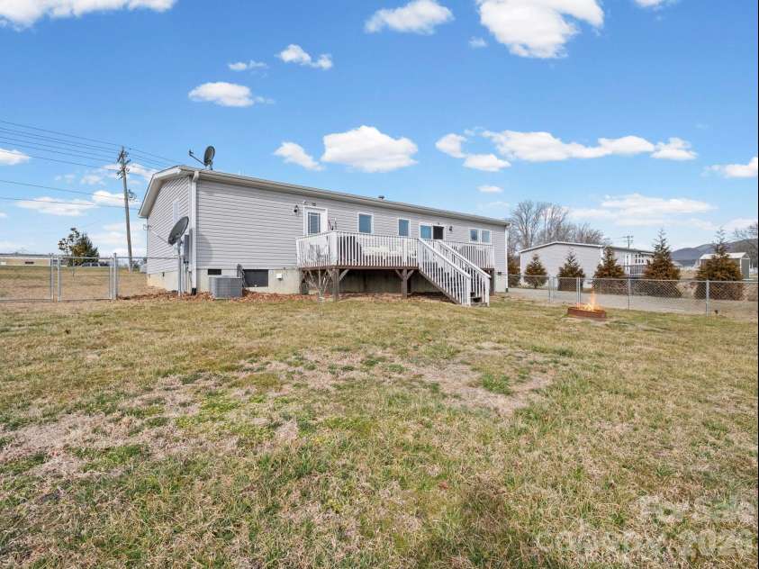 1796 Pilot Mountain Road, Hendersonville, NC 28792.  MLS# CAR4336944, YatesRealty ID 4052. 