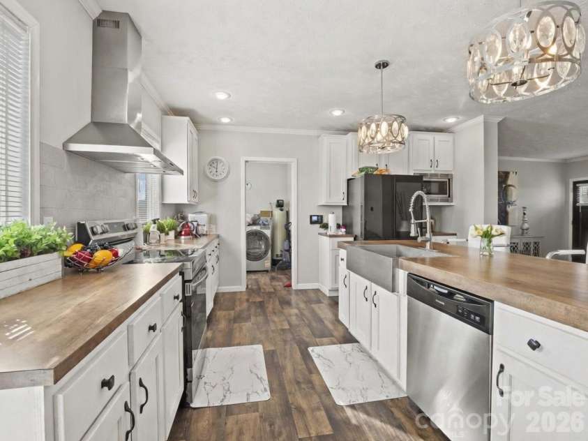 1796 Pilot Mountain Road, Hendersonville, NC 28792.  MLS# CAR4336944, YatesRealty ID 4052. 